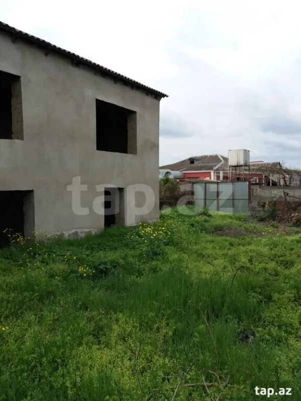 Satılır 5 otaqlı həyət evi