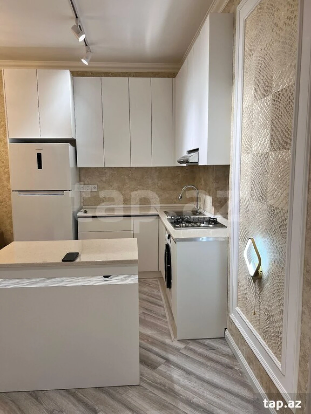 Kirayə verilir 3 otaqlı yeni tikili 80 m²