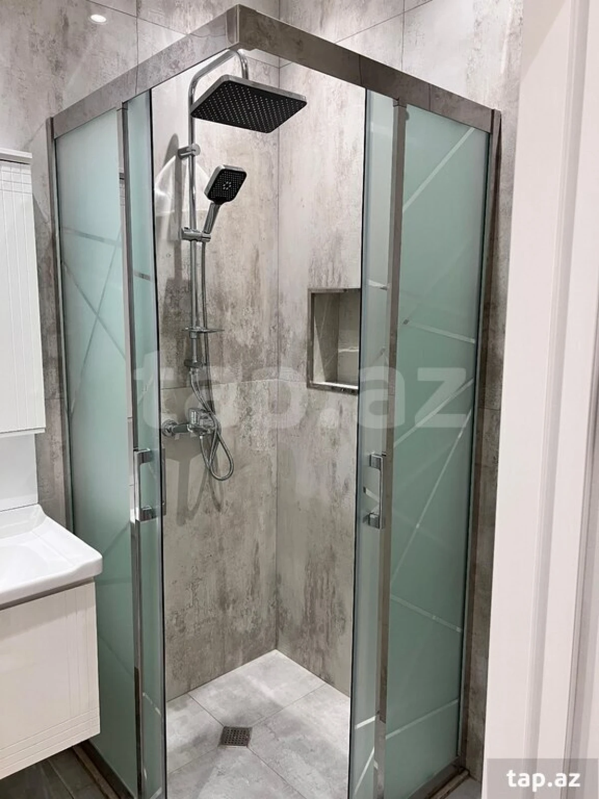 Kirayə verilir 3 otaqlı yeni tikili 80 m²