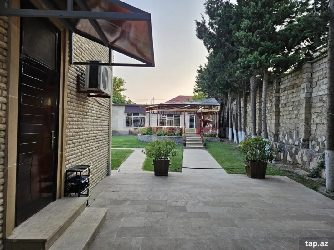Kirayə verilir 7 otaqlı həyət evi