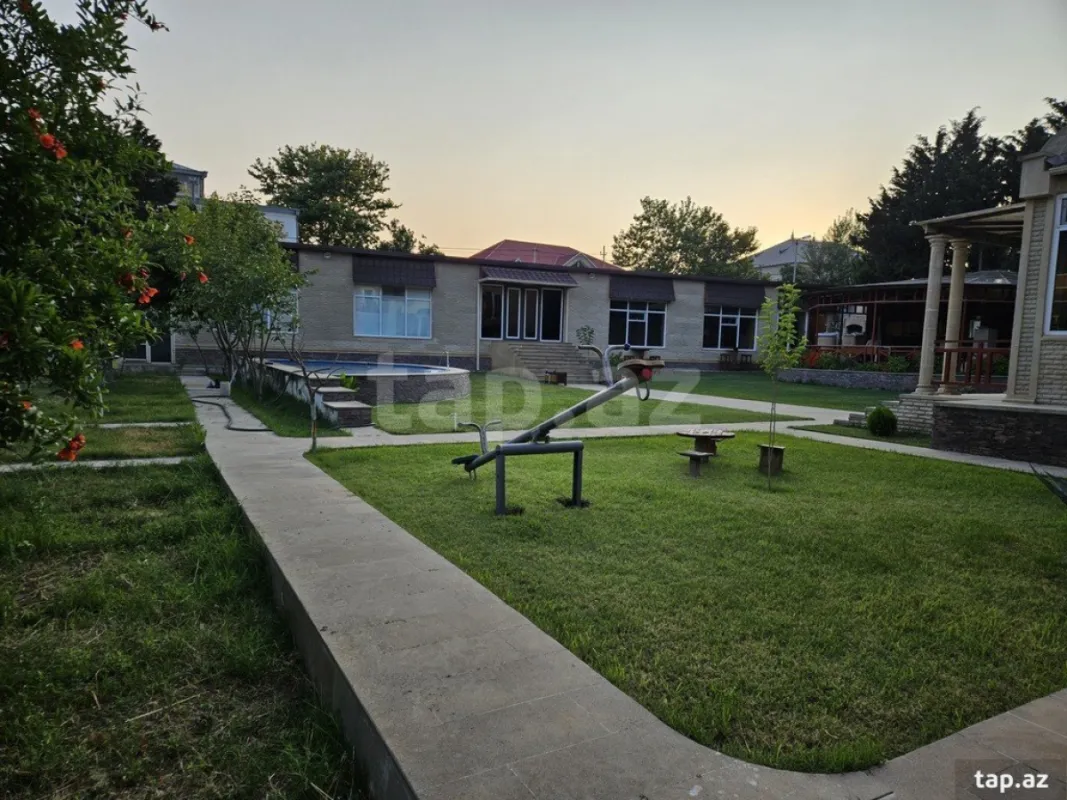 Kirayə verilir 7 otaqlı həyət evi