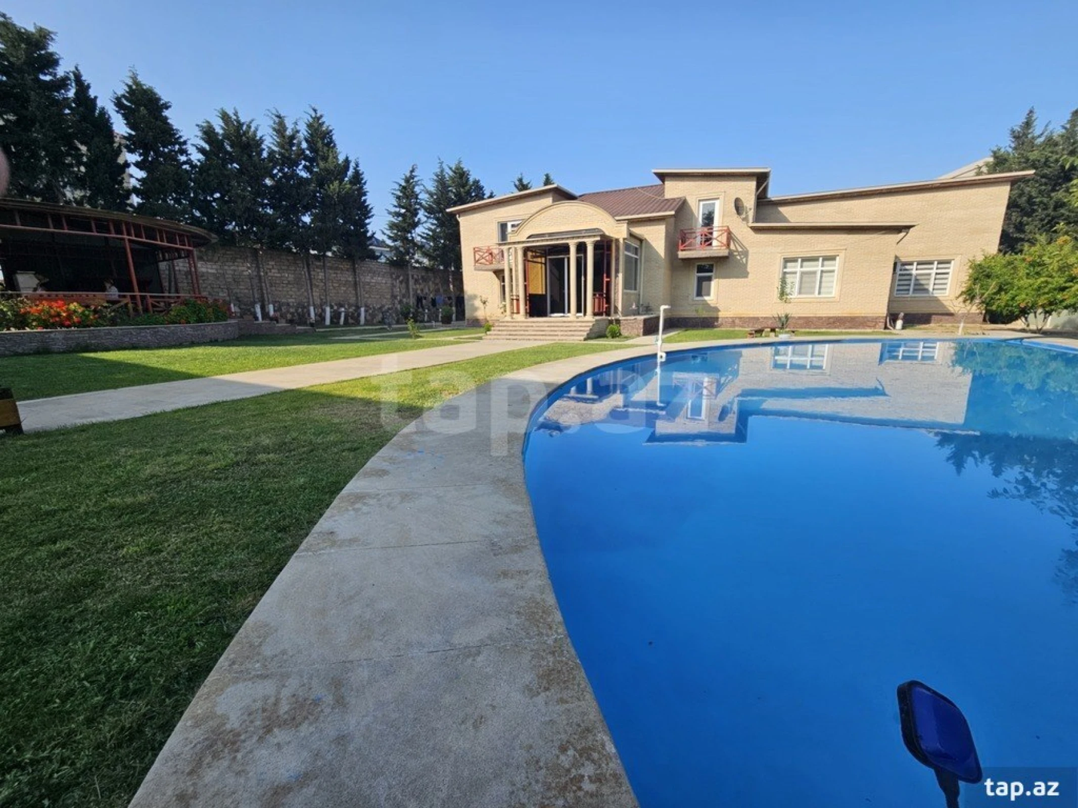 Kirayə verilir 7 otaqlı həyət evi