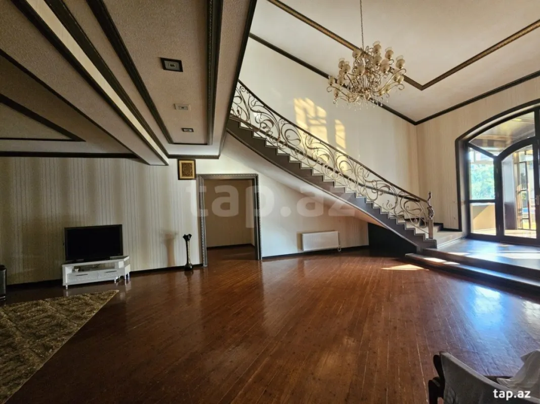 Kirayə verilir 7 otaqlı həyət evi