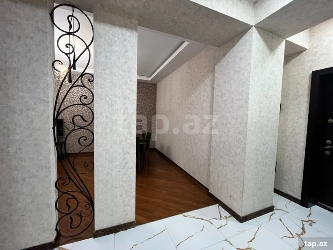 Kirayə verilir 3 otaqlı yeni tikili 100 m²