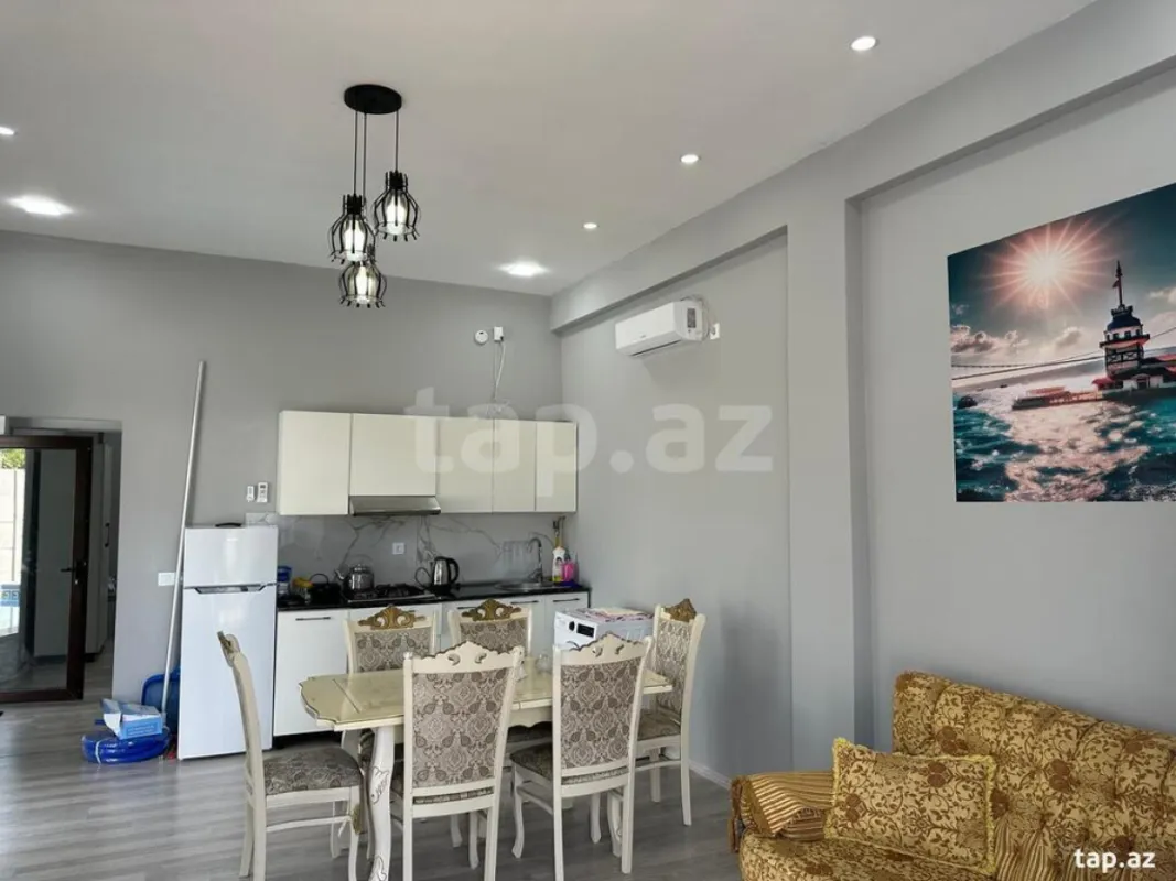 Satılır 4 otaqlı həyət evi