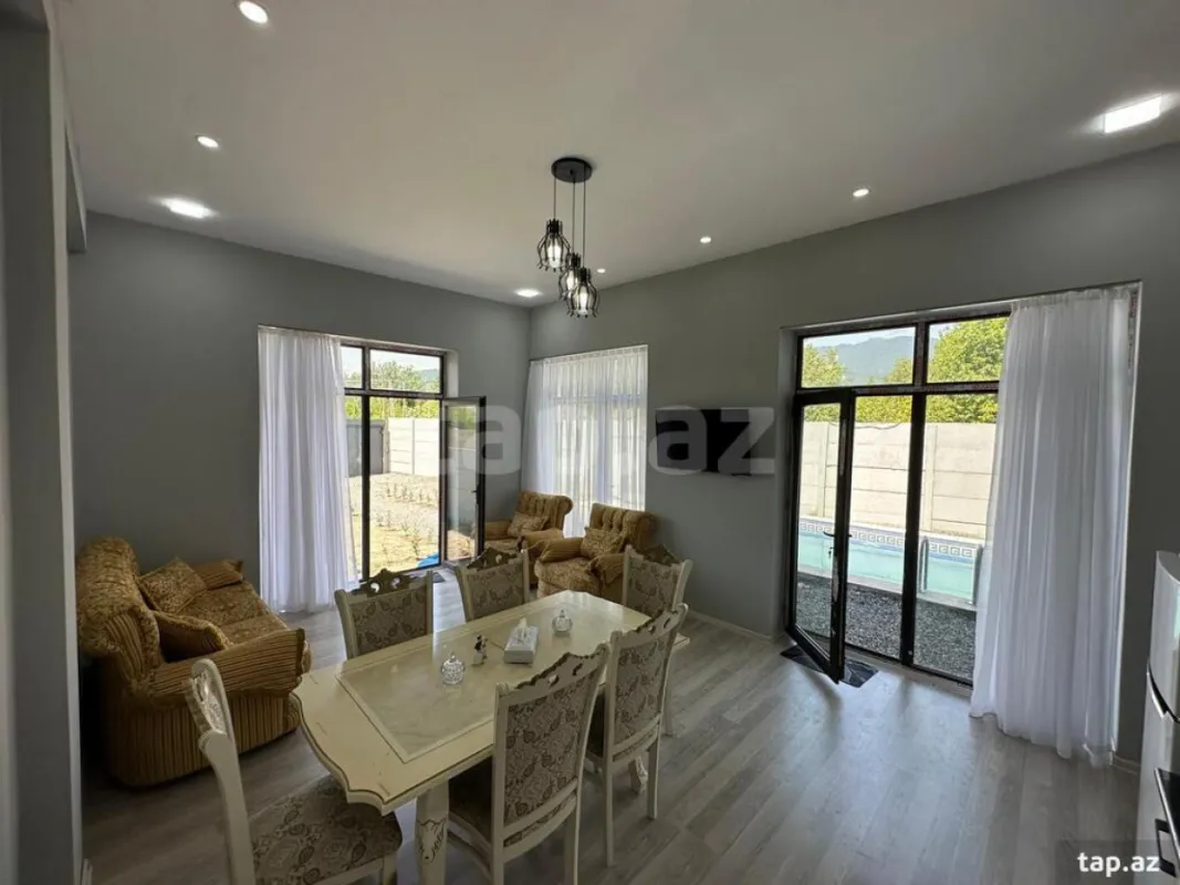 Satılır 4 otaqlı həyət evi