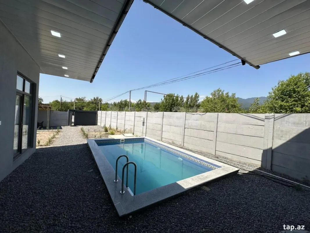 Satılır 4 otaqlı həyət evi