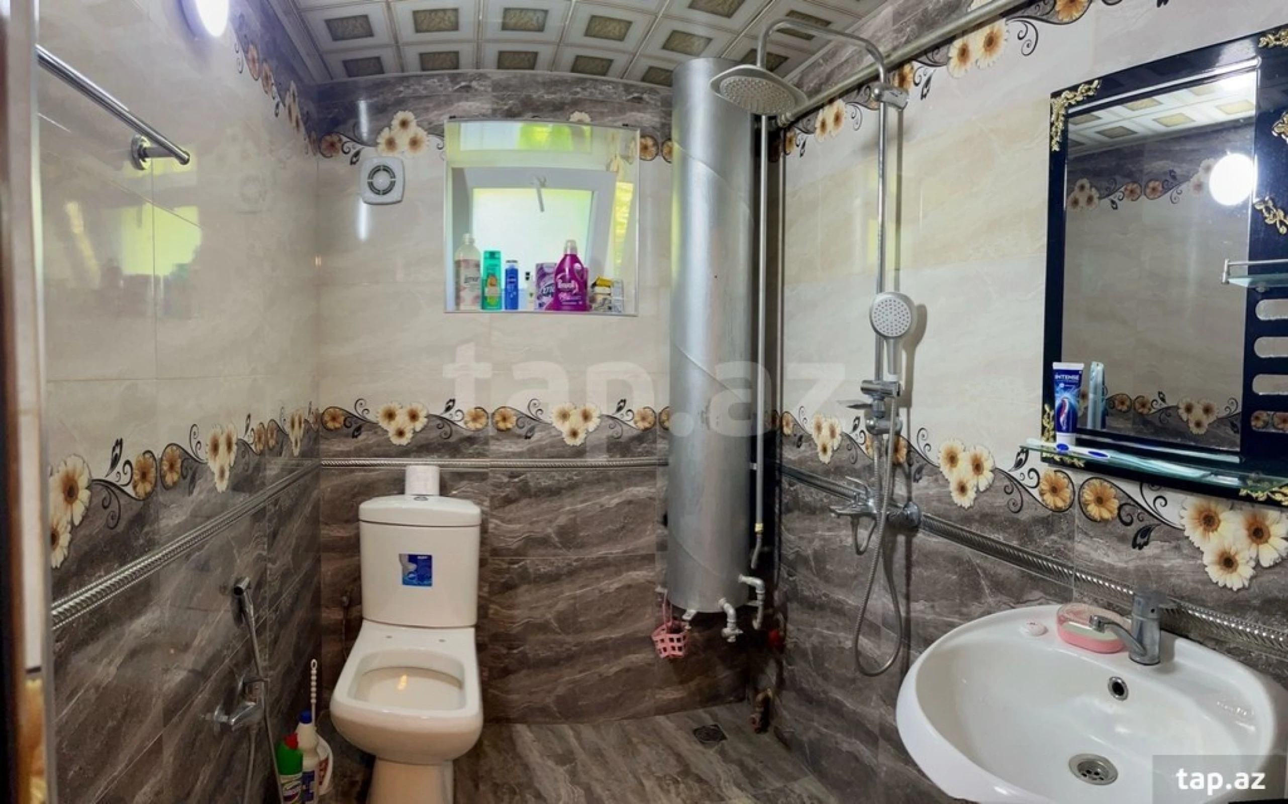 Kirayə verilir 4 otaqlı həyət evi