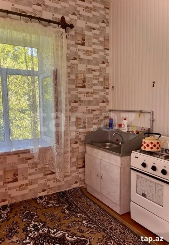 Kirayə verilir 4 otaqlı həyət evi