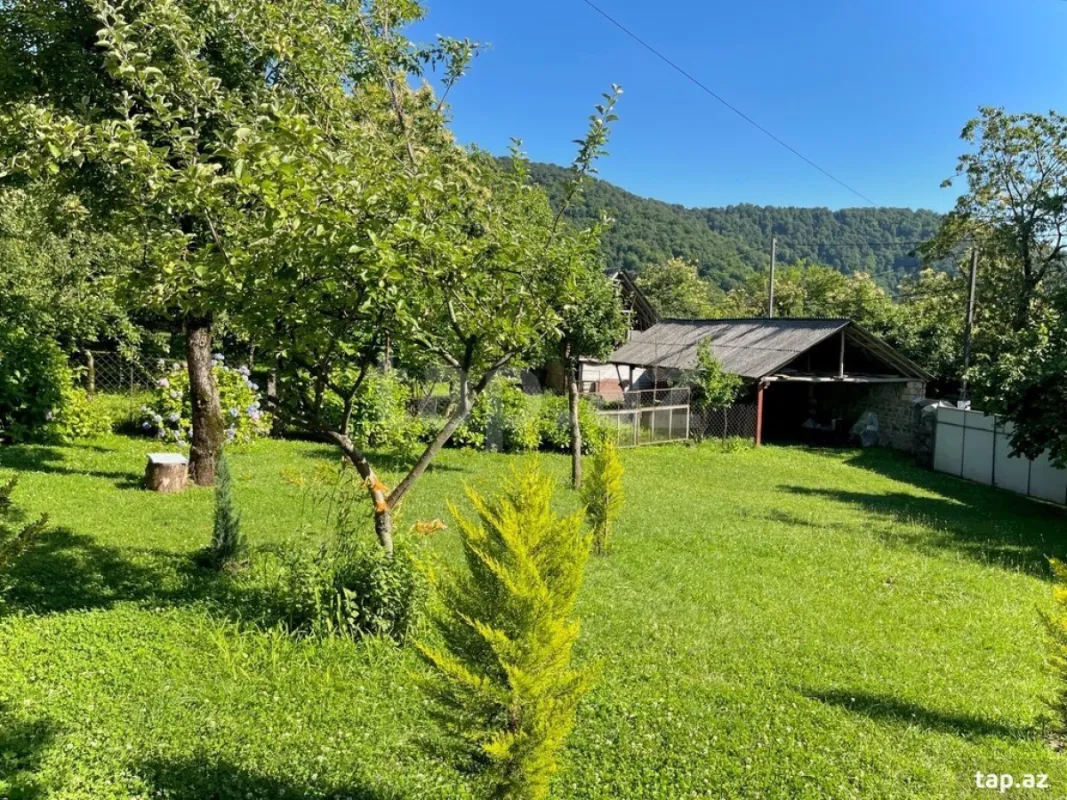 Kirayə verilir 4 otaqlı həyət evi