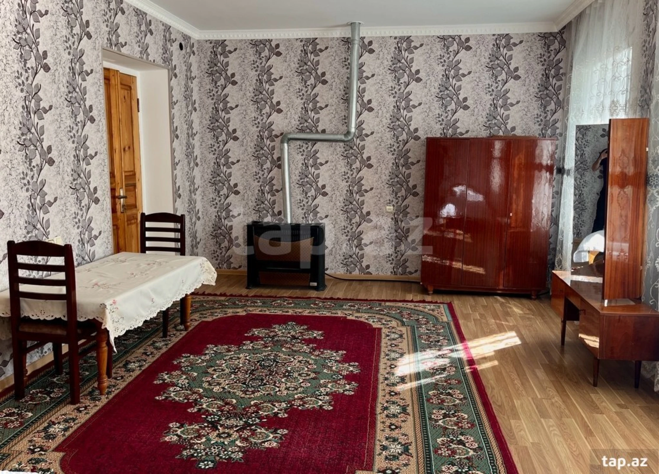 Kirayə verilir 4 otaqlı həyət evi