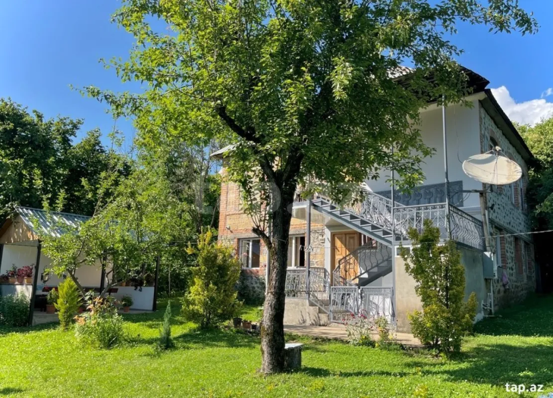 Kirayə verilir 4 otaqlı həyət evi