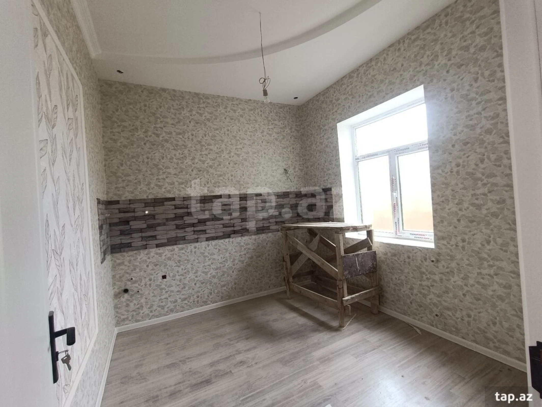 Satılır 4 otaqlı həyət evi