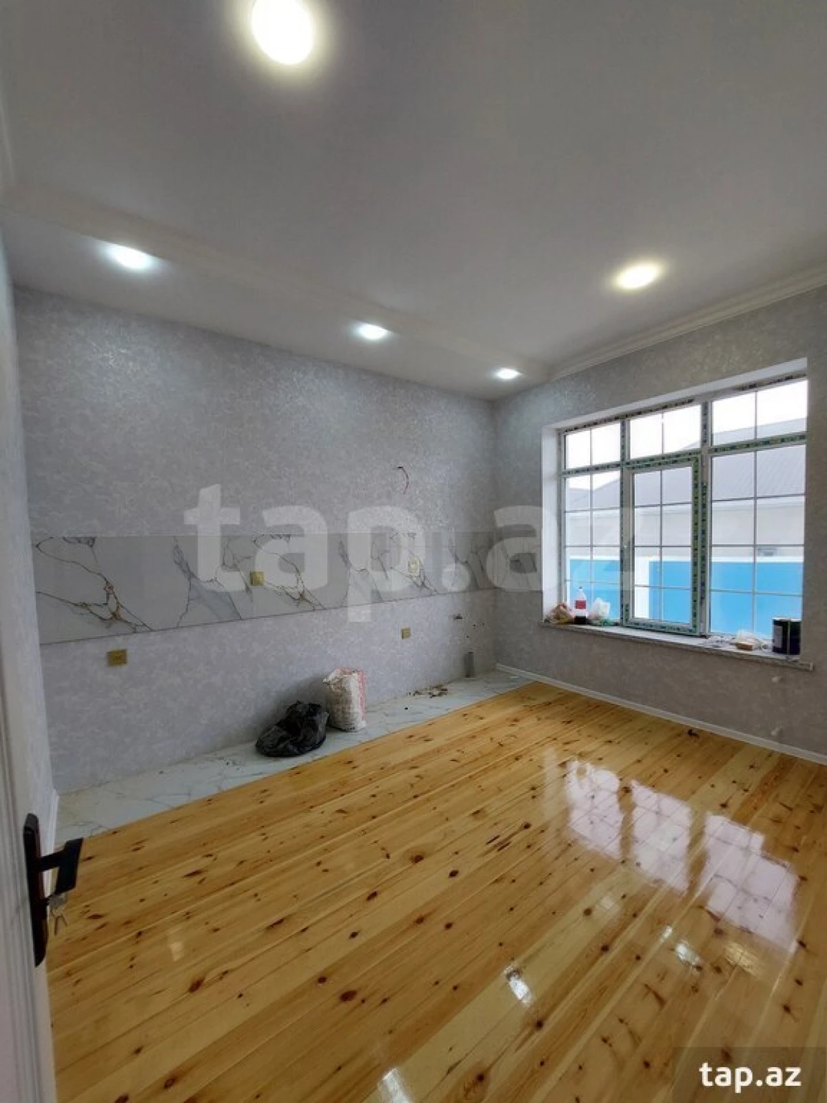 Satılır 4 otaqlı həyət evi 400 m²