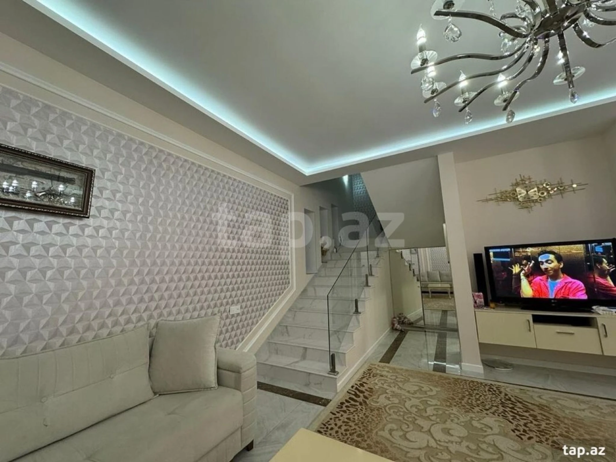 Kirayə verilir 5 otaqlı həyət evi