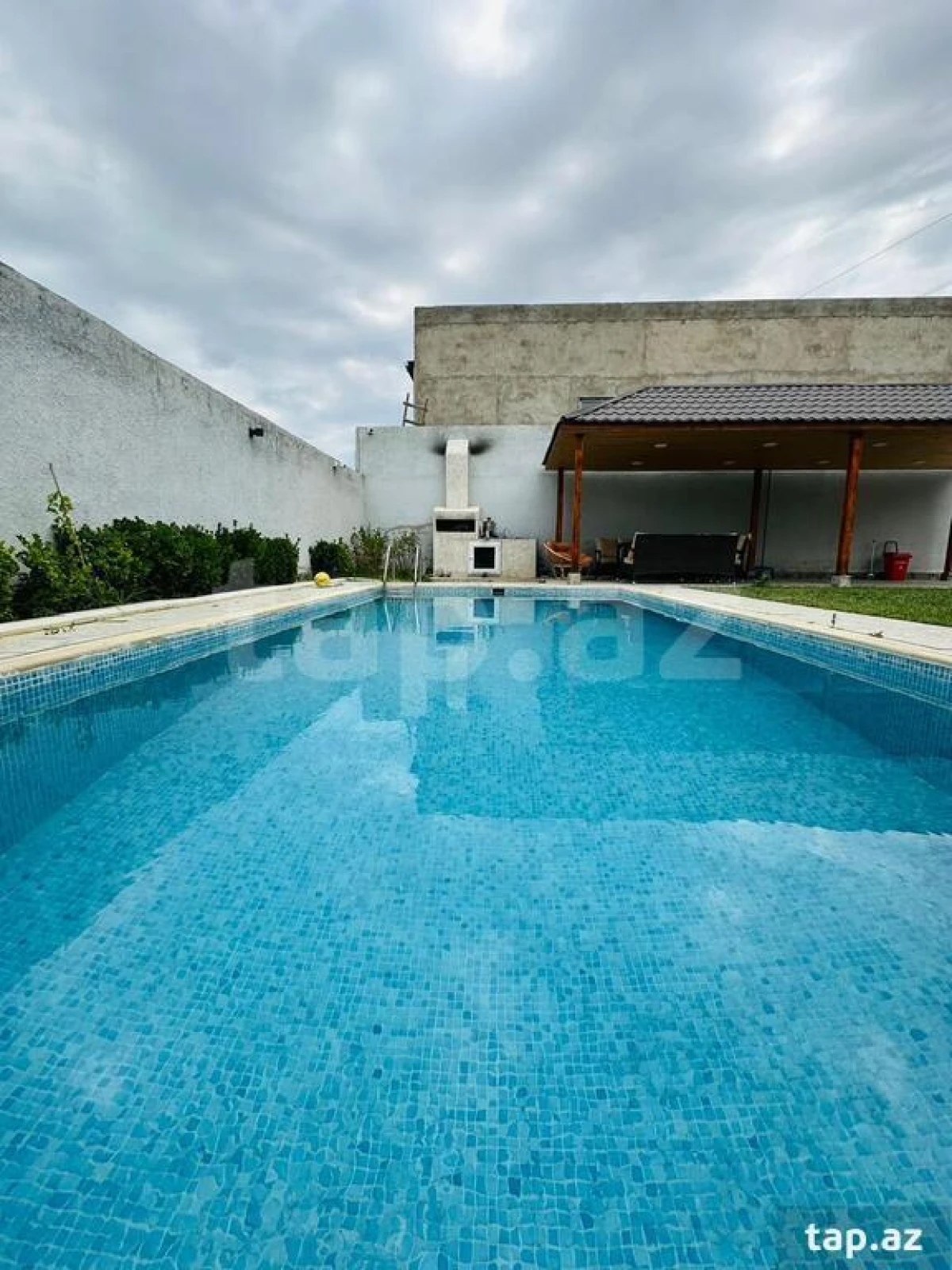 Kirayə verilir 4 otaqlı həyət evi