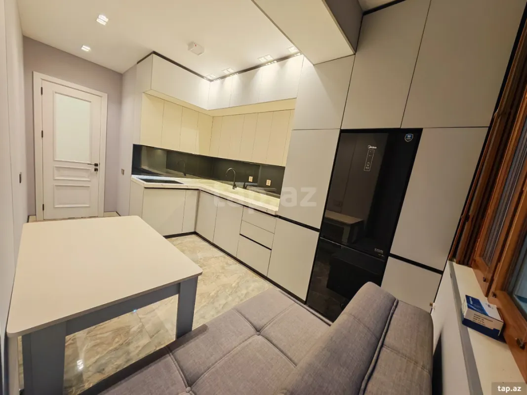 Satılır 3 otaqlı yeni tikili 73 m²