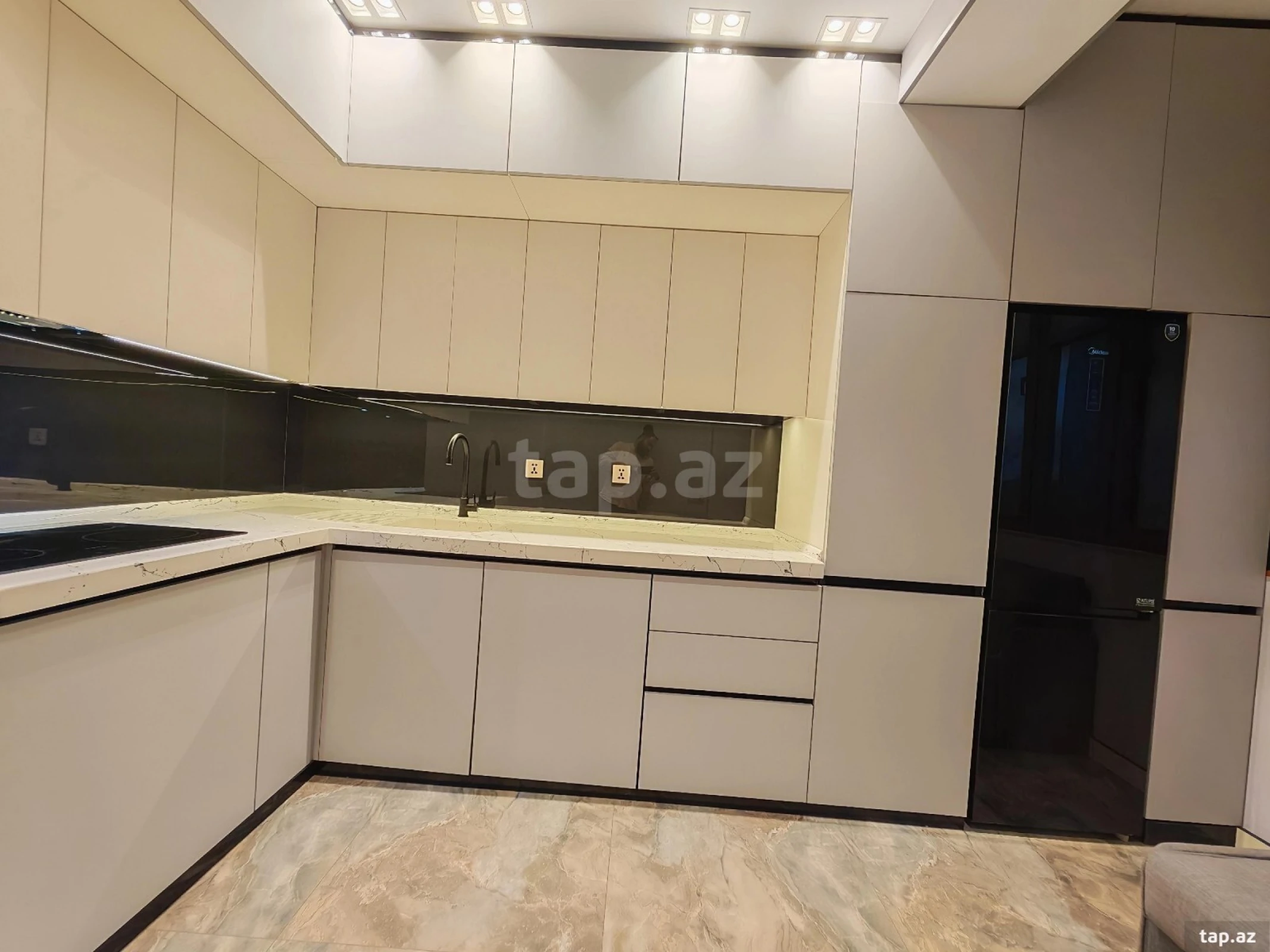 Satılır 3 otaqlı yeni tikili 73 m²