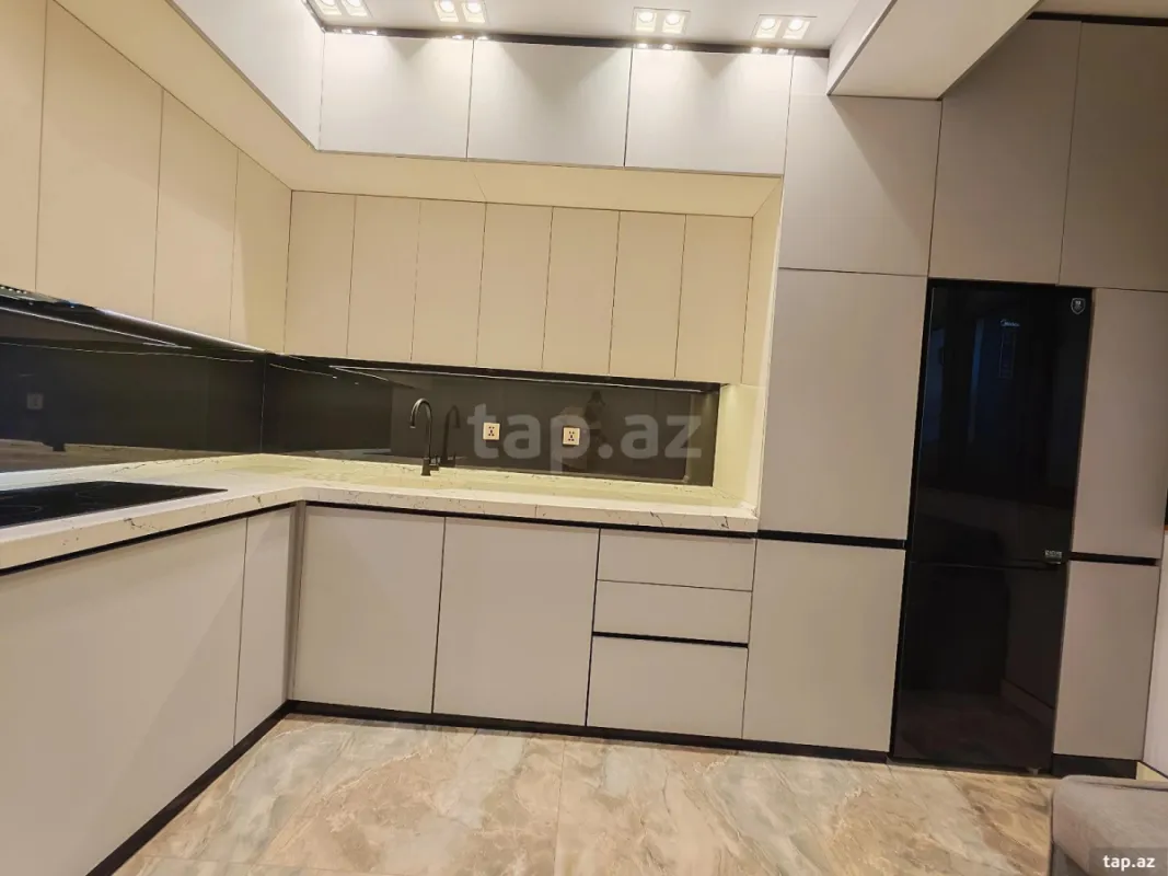 Satılır 3 otaqlı yeni tikili 73 m²