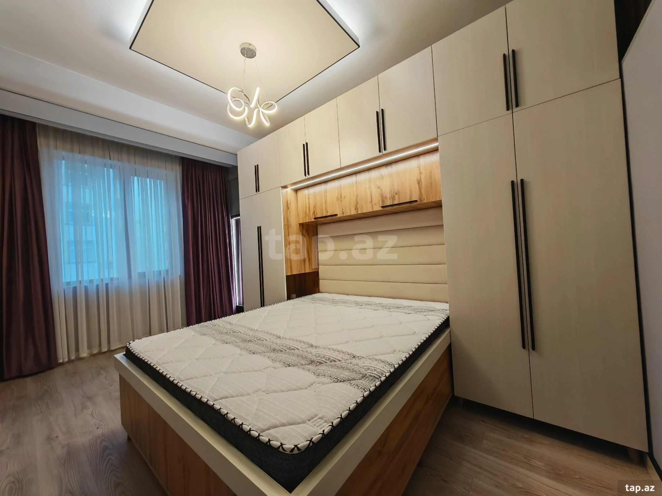 Satılır 3 otaqlı yeni tikili 73 m²