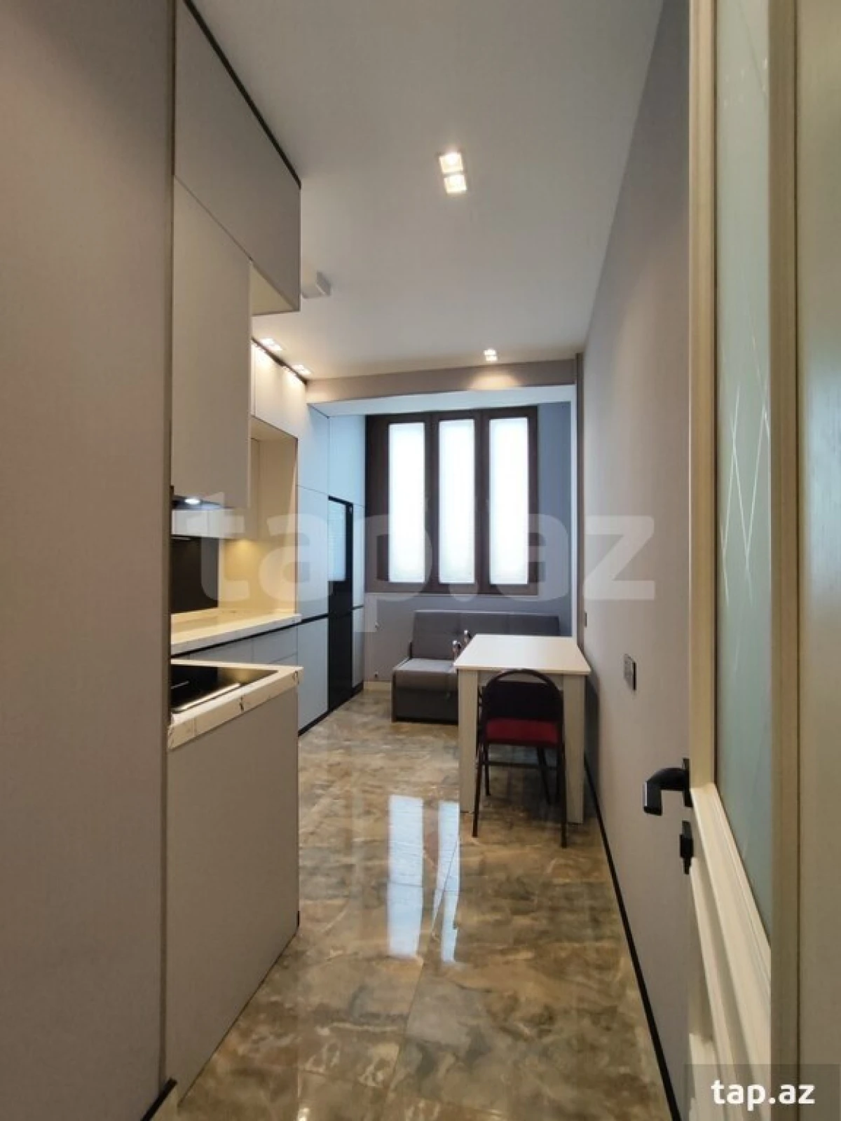 Satılır 3 otaqlı yeni tikili 73 m²