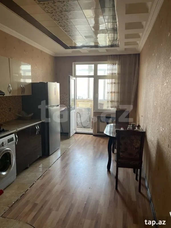 Kirayə verilir 3 otaqlı yeni tikili 150 m²