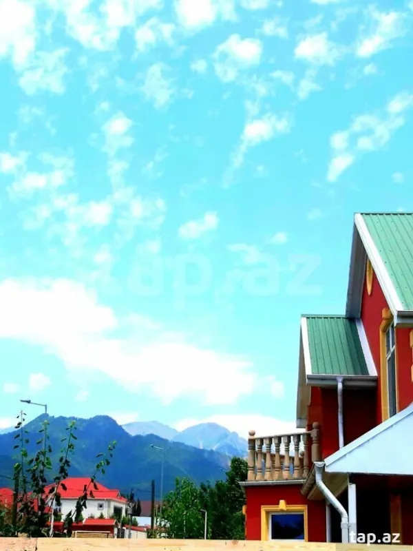 Kirayə verilir 5 otaqlı həyət evi