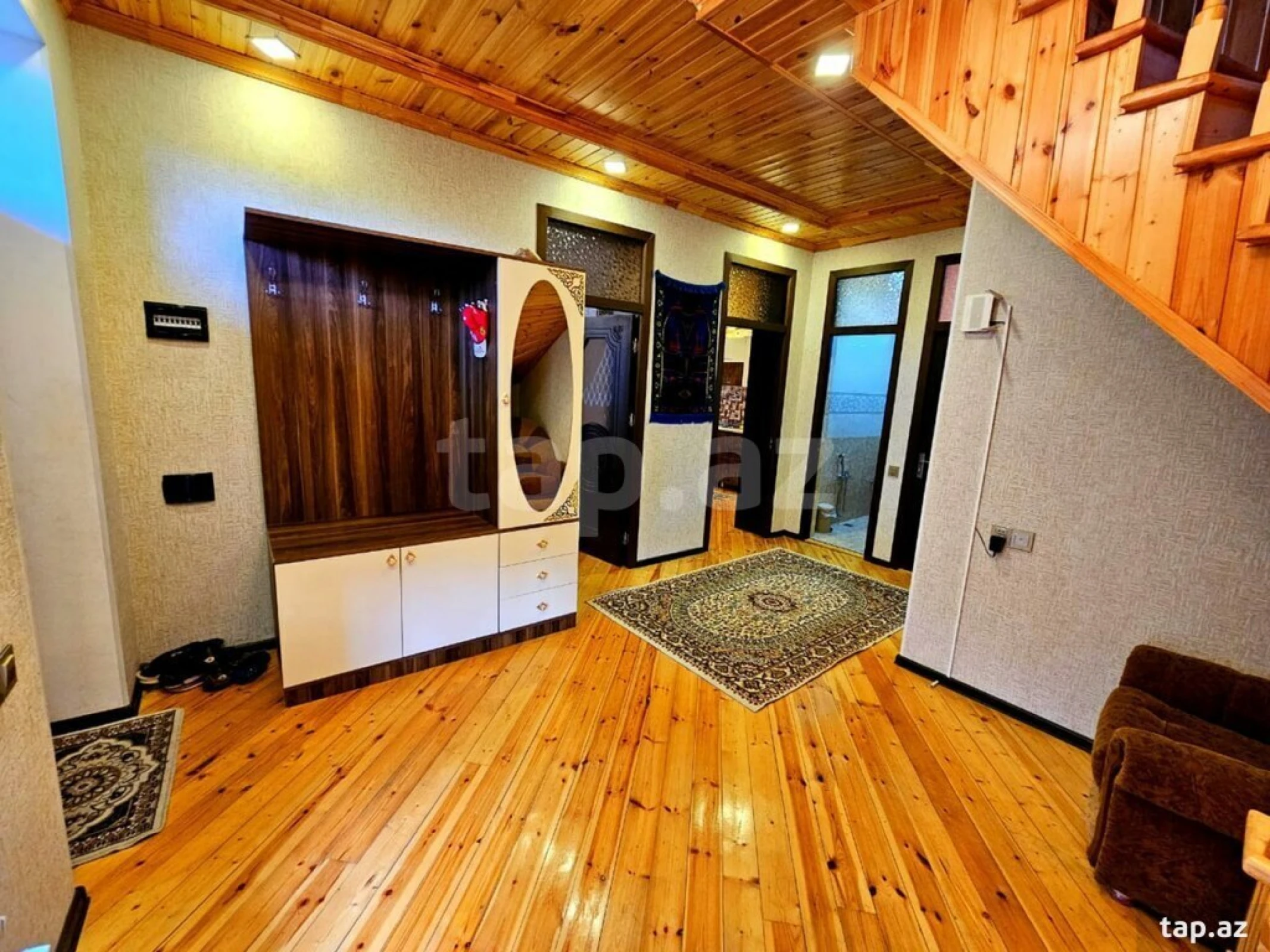 Kirayə verilir 5 otaqlı həyət evi