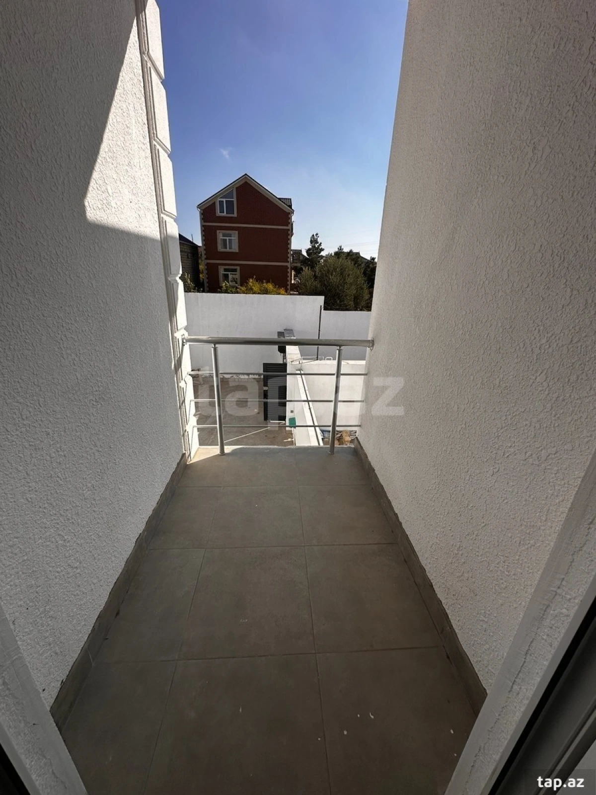 Satılır 4 otaqlı həyət evi