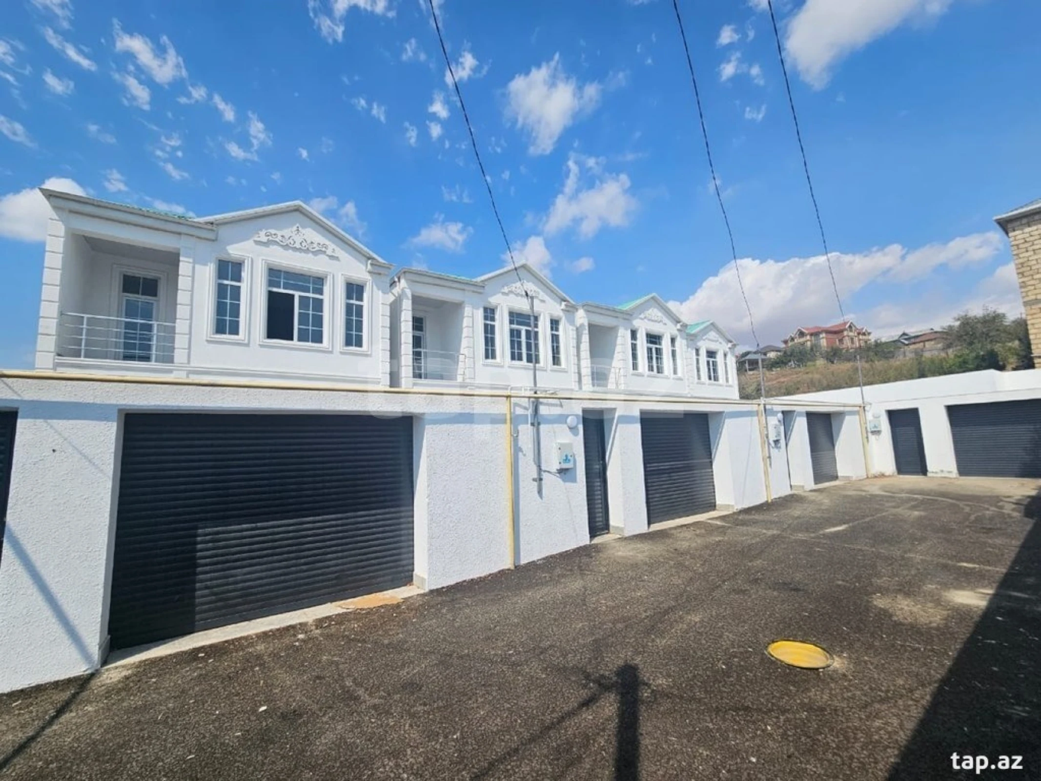 Satılır 4 otaqlı həyət evi