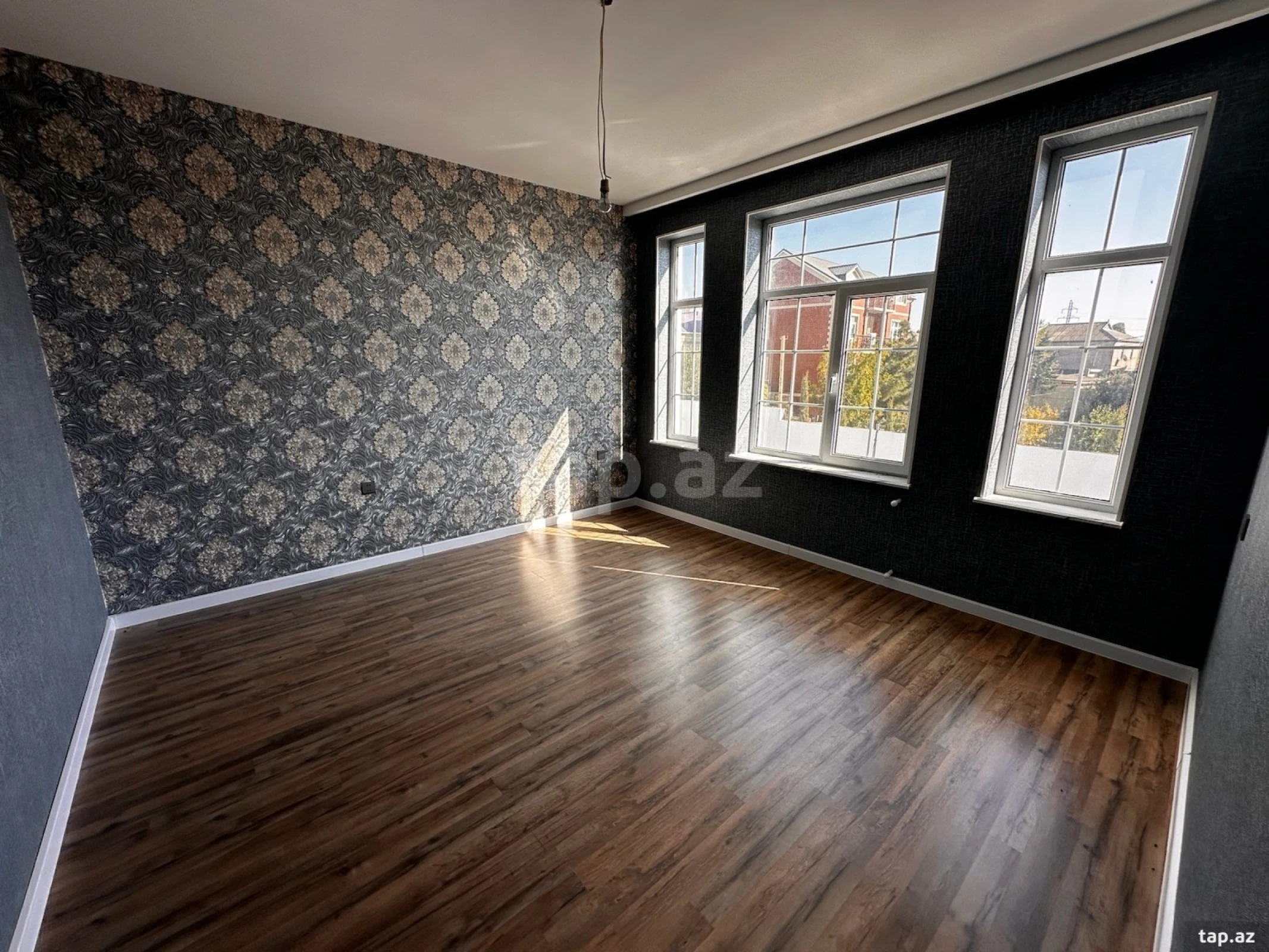 Satılır 4 otaqlı həyət evi