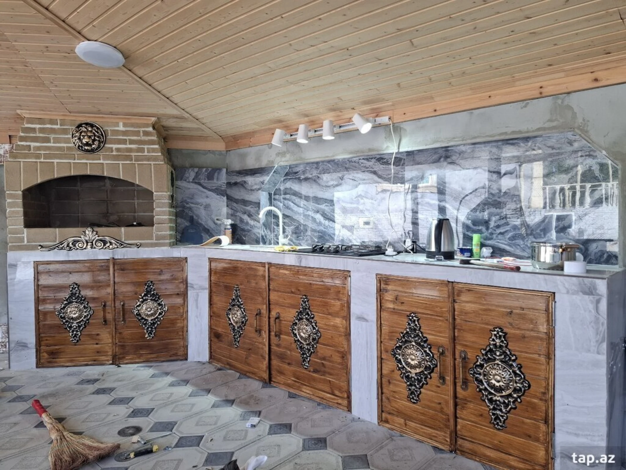 Kirayə verilir 4 otaqlı həyət evi