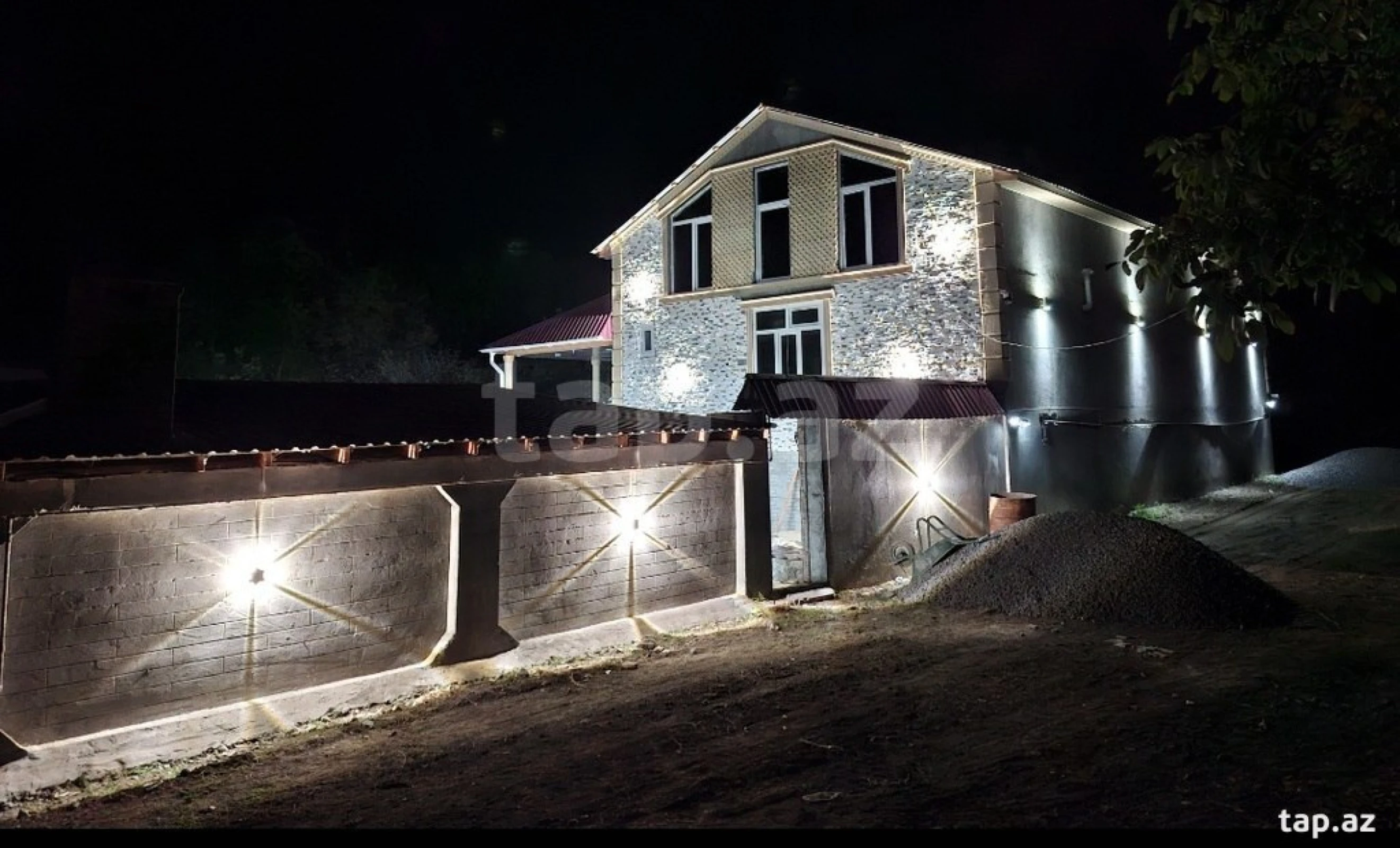 Kirayə verilir 4 otaqlı həyət evi