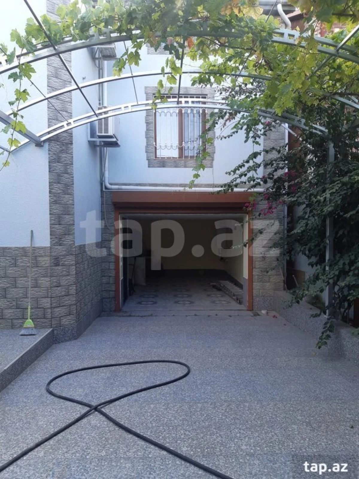 Satılır 6 otaqlı həyət evi 125 m²