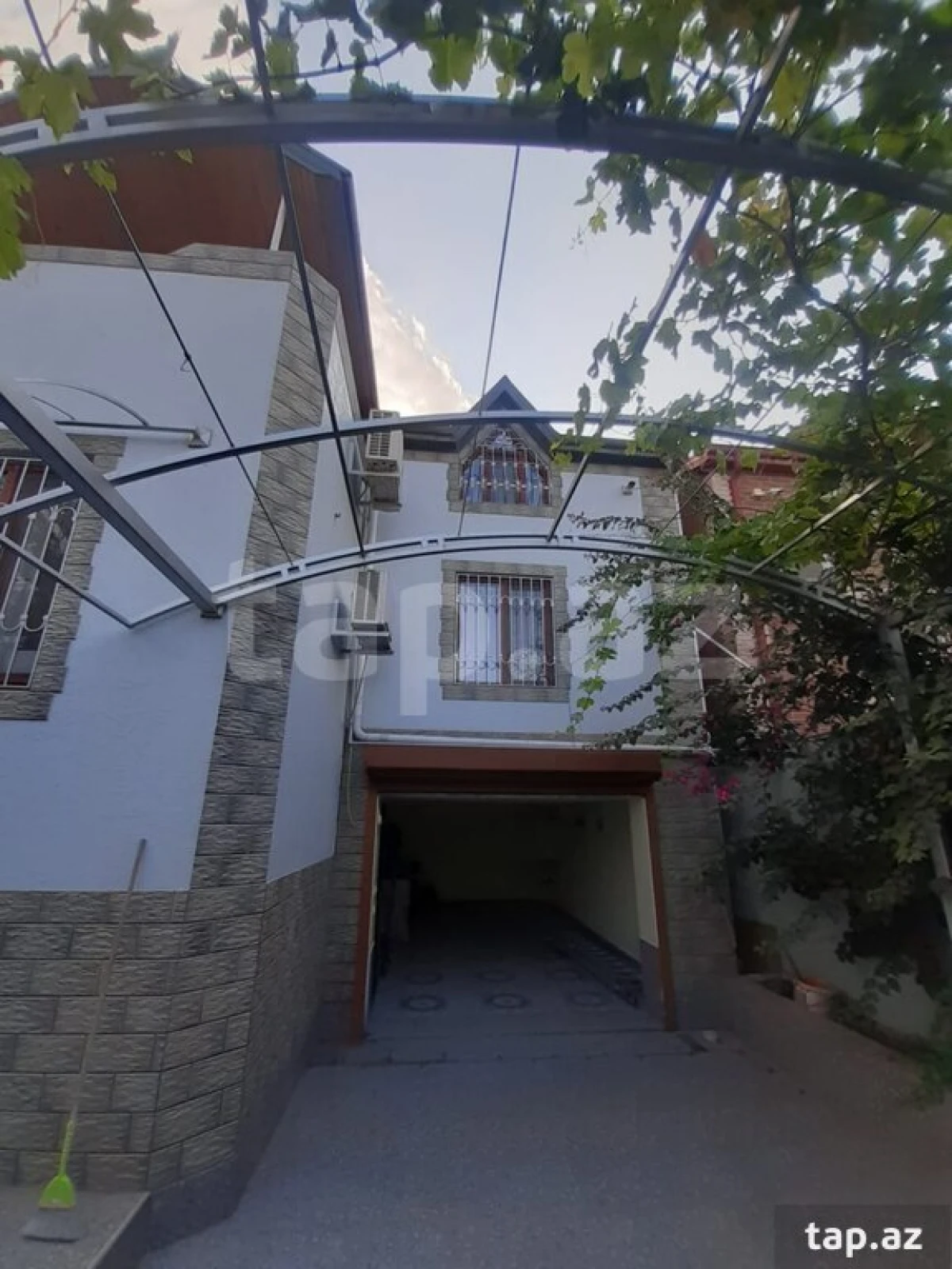 Satılır 6 otaqlı həyət evi 125 m²