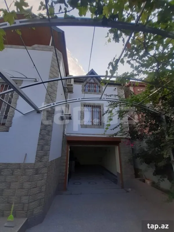 Satılır 6 otaqlı həyət evi 125 m²