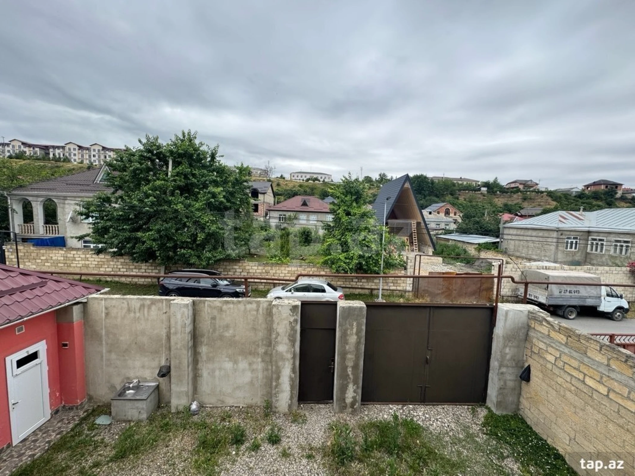 Satılır 4 otaqlı həyət evi