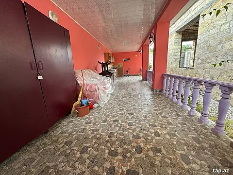 Satılır 4 otaqlı həyət evi