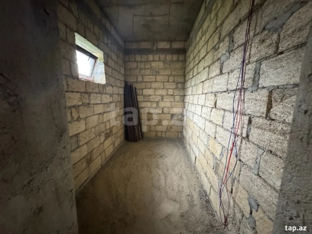 Satılır 4 otaqlı həyət evi