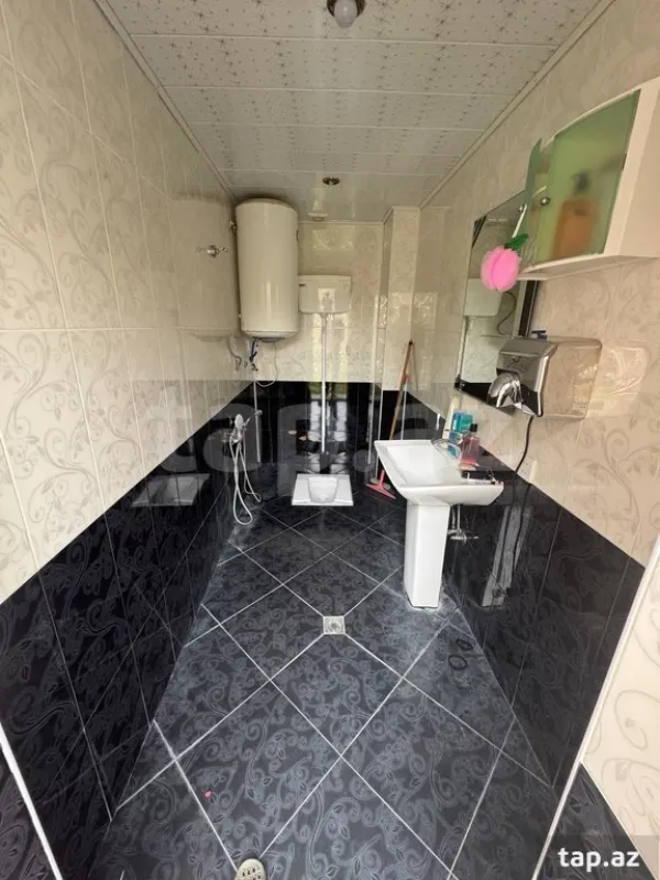 Satılır 4 otaqlı həyət evi