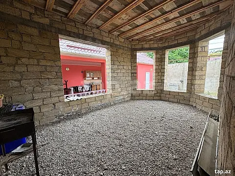 Satılır 4 otaqlı həyət evi