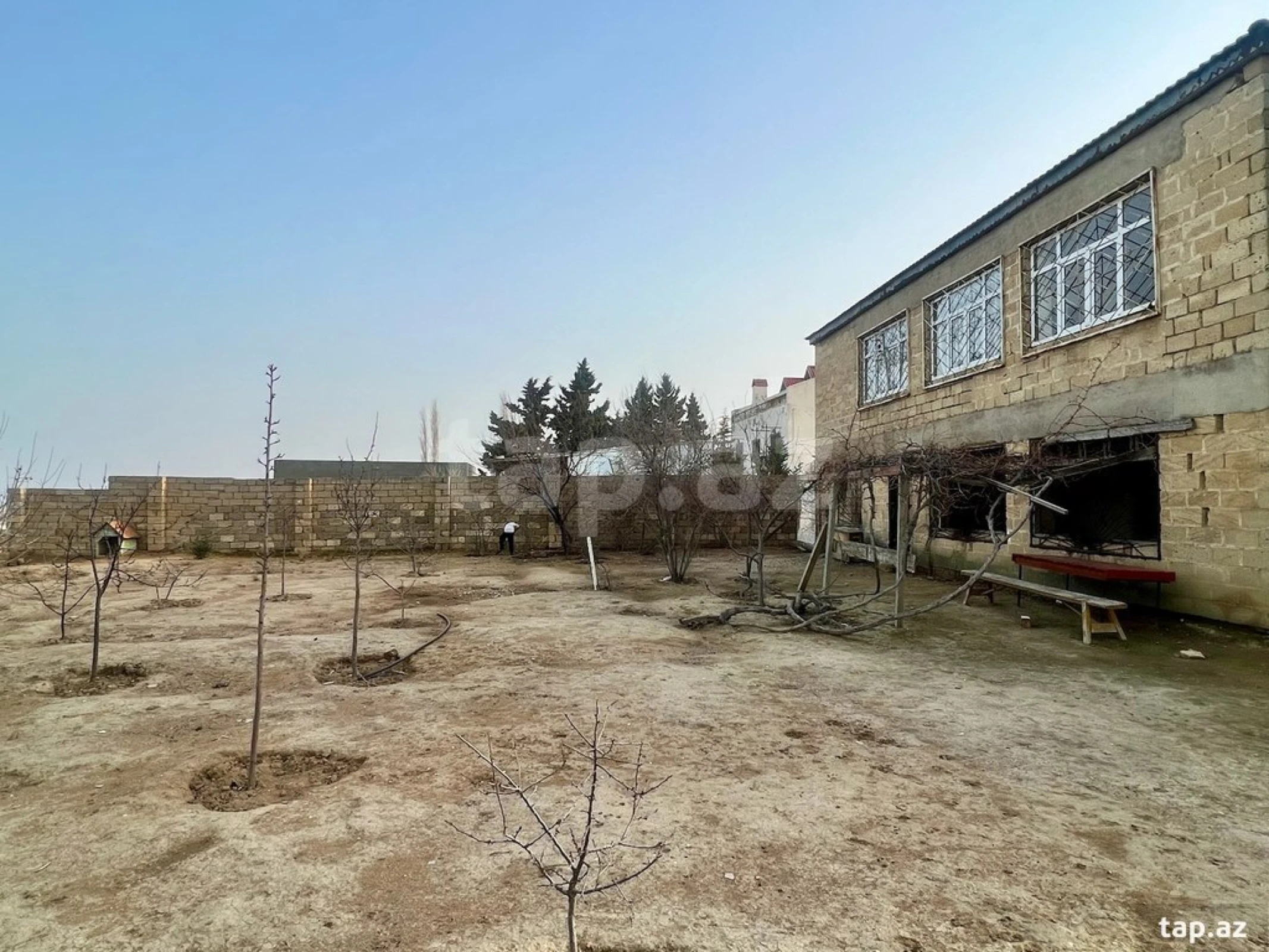 Satılır 6 otaqlı həyət evi 250 m²