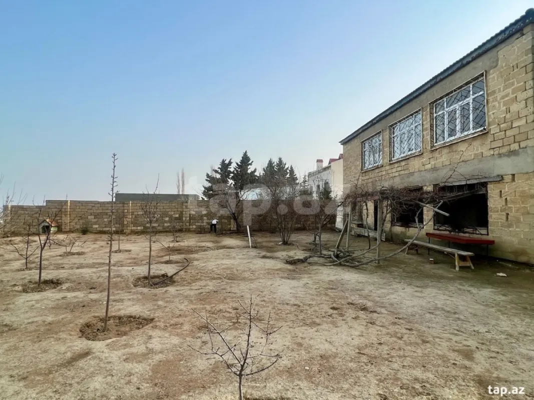Satılır 6 otaqlı həyət evi 250 m²