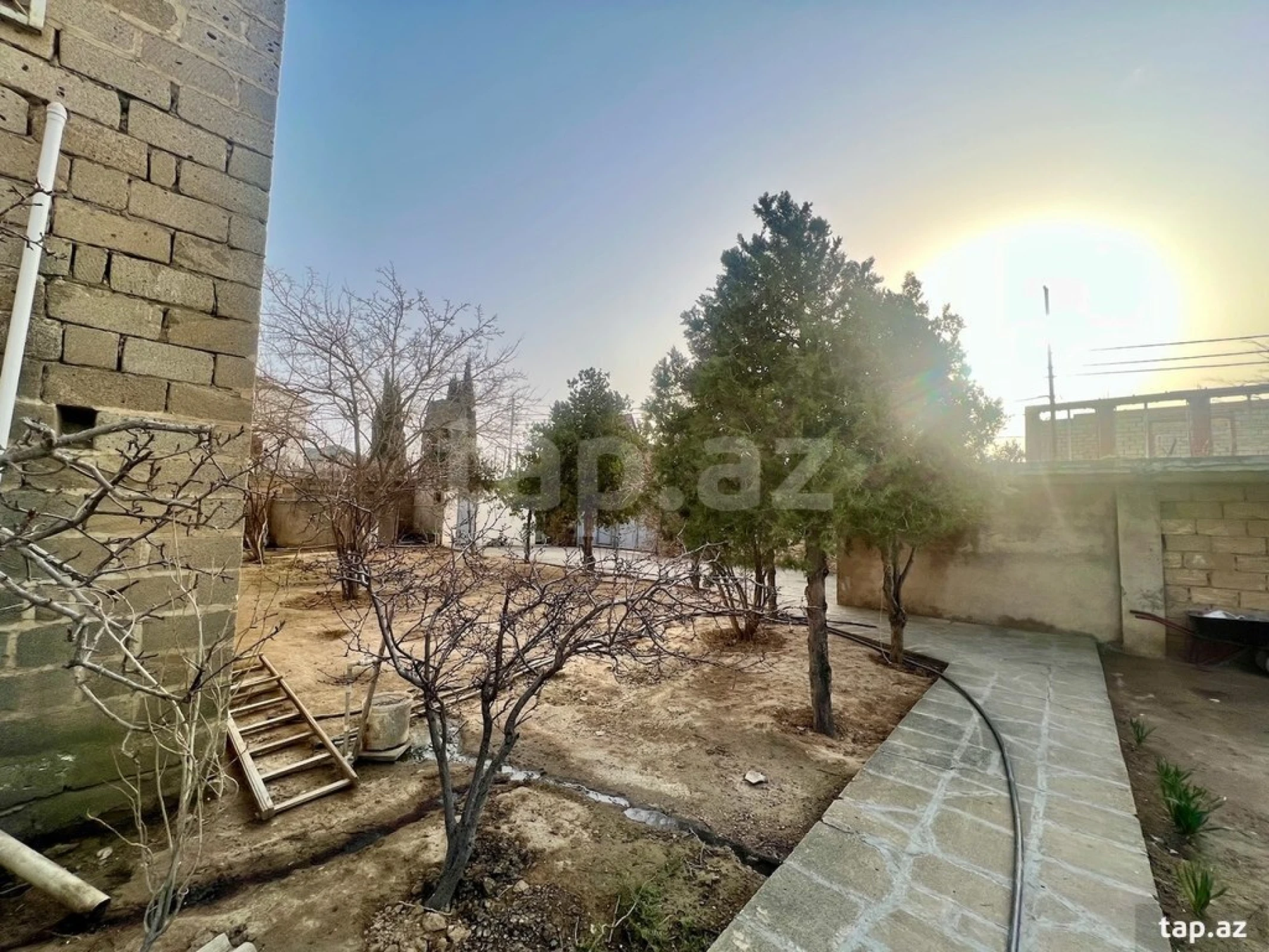 Satılır 6 otaqlı həyət evi 250 m²