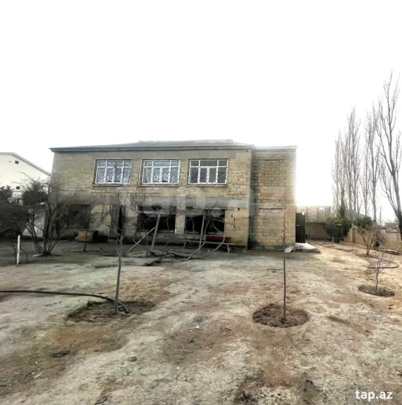 Satılır 6 otaqlı həyət evi 250 m²