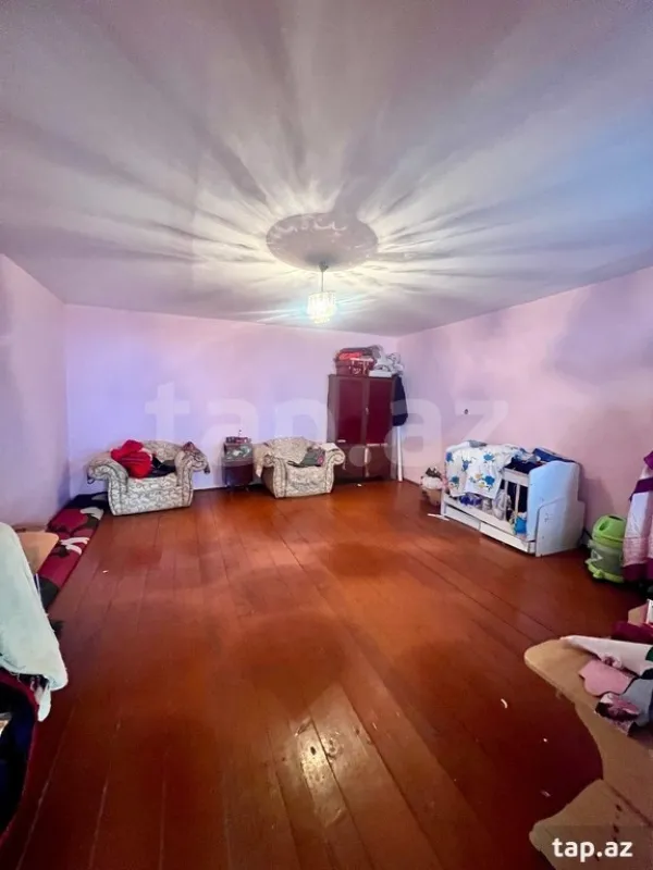 Satılır 6 otaqlı həyət evi 250 m²