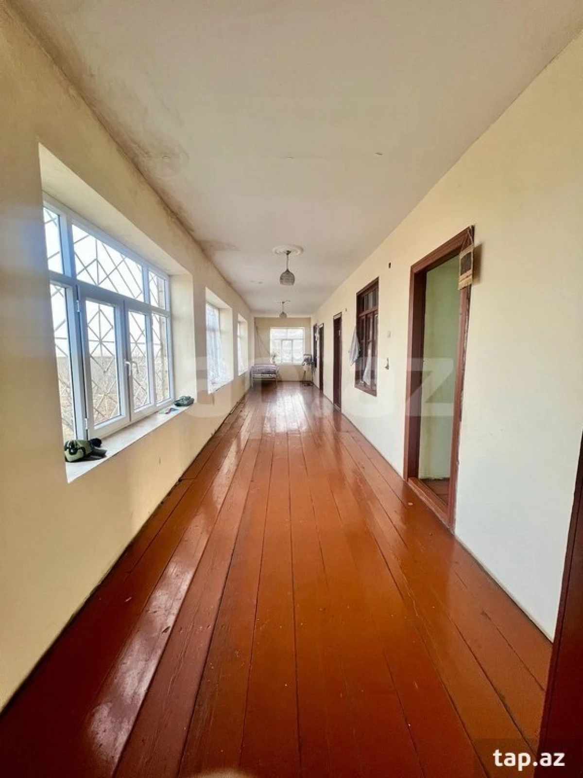 Satılır 6 otaqlı həyət evi 250 m²
