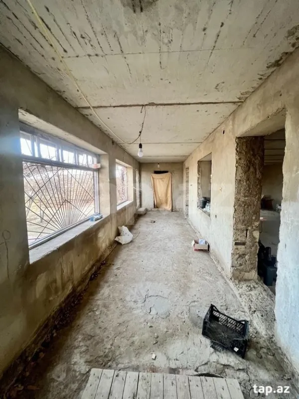 Satılır 6 otaqlı həyət evi 250 m²