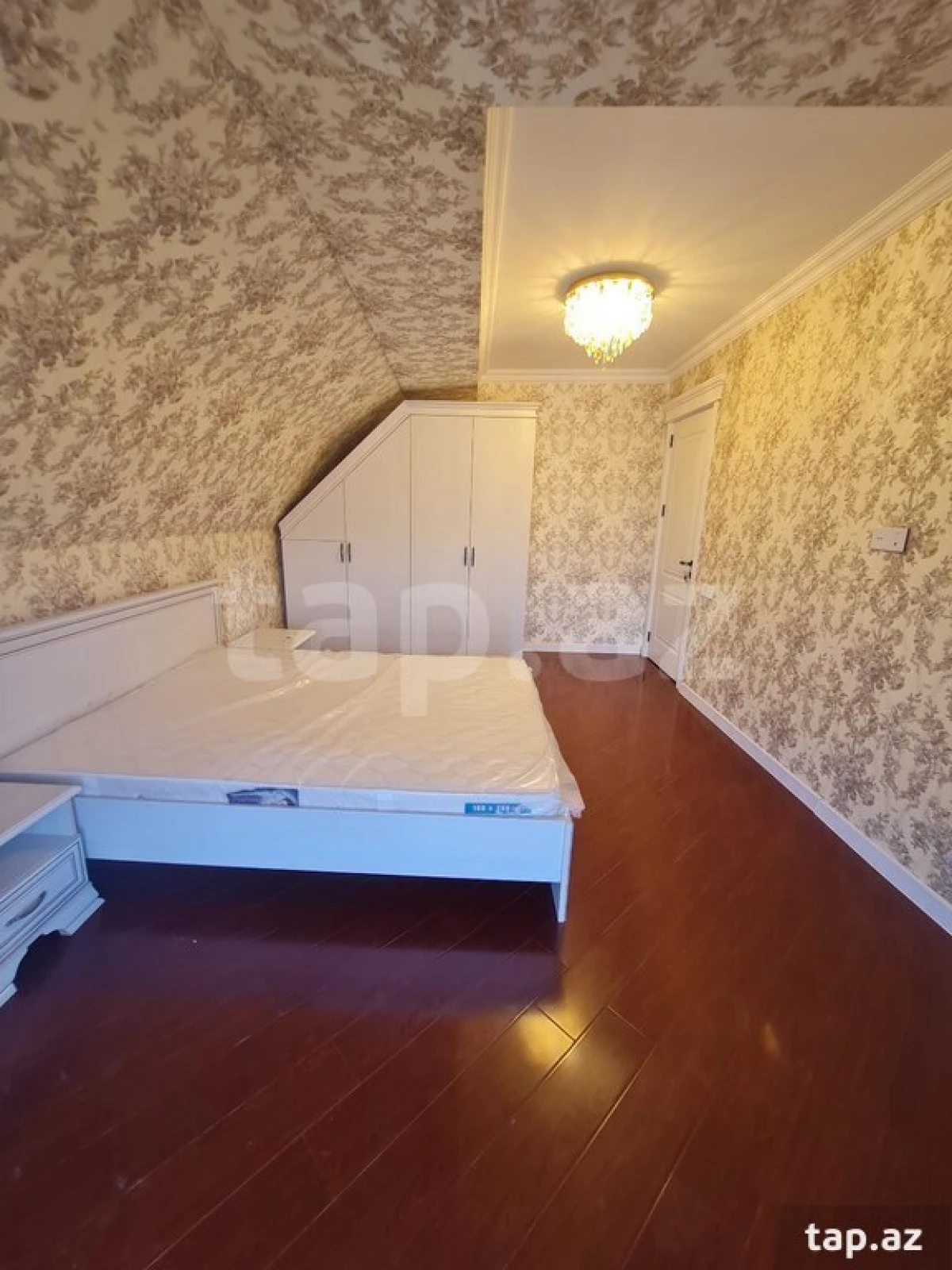 Satılır 4 otaqlı yeni tikili 124 m²