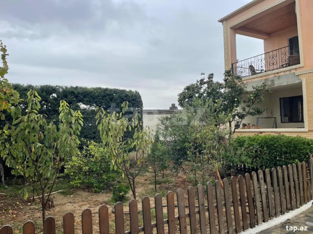 Satılır 4 otaqlı həyət evi
